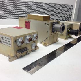 Прибор ЛИС-ТВ-РПМ миссии «Луна-25». Cлева направо : блок электроники (БЭ ЛИС), оптический блок (ОБ ЛИС), камеры ТВ РПМ-2 и ТВ РПМ-2. Фото ИКИ РАН