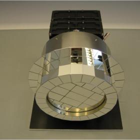 Прибор ПИКАМ в составе плазменного комплекса SERENA для миссии к Меркурию «БепиКоломбо» (ESA-JAXA). Вид спереди. Фото CNRS