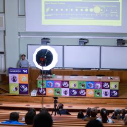 Лекция д.ф.-м.н. Андрея Садовского, ученого секретаря ИКИ РАН, на Всероссийском Фестивале науки "Наука 0+" 9 октября 2022 г. Фото: Т. Жаркова, ИКИ РАН