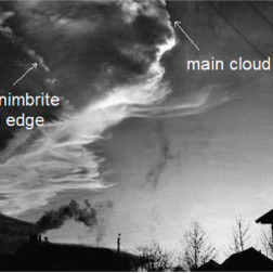 Архивные фотографии эруптивного облака после извержения вулкана Шивелуч 11 ноября 1964 года. Двухслойное эруптивное облако над Усть-Камчатском. Фотограф неизвестен http://www.kscnet.ru/ivs/history/dates/images/Shvl64_1.jpg