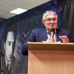 Вручение золотой медали "Звезда Якова Брюса". Академик Лев Зеленый. Конференция "Физика плазмы в Солнечной системе" 2023 г. Изображение: Т. Жаркова, ИКИ РАН