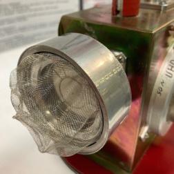 Трехэлектродная ловушка заряженных частиц ПЛ-1, технологический образец, на выставке ИКИ РАН. Авторы: К.И. Грингауз, В.В. Безруких, В.Д. Озеров, Р.Е. Рыбчинский. Фото: ИКИ РАН