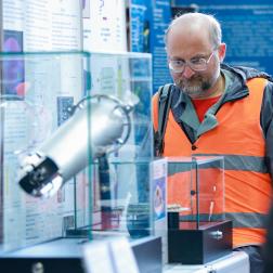 День открытых дверей на выставке ИКИ РАН 15 апреля 2023 г. Фото Т. Жаркова, ИКИ РАН