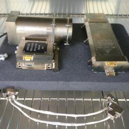 Установка прибора АДРОН-ЛР миссии «Луна-25» в климатическую камеру для проведения испытаний. Фото ИКИ РАН