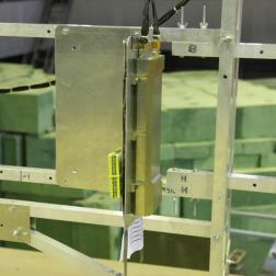 Калибровка прибора ДАН ровера «Кьюриосити» проекта «Марсианская научная лаборатория» (NASA), в реакторном зале ОИЯИ в г. Дубна. Фотография ИКИ РАН