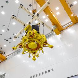 Заправка автоматической станции «Луна-25» на космодроме Восточный. Фото Космического центра «Восточный» (ЦЭНКИ)