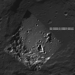 Кратер Зееман, съёмка двух посадочных камер телевизионного комплекса СТС-Л на борту космического аппарата «Луна-25» 17.08.2023 во время полета по орбите искусственного спутника Луны. Фон: данные камеры LROC аппарата LRO (NASA). Фотография: ИКИ РАН