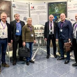 Открытие Третьей международной конференции «Наука на МКС» 20 ноября 2023 г. Космонавт Олег Артемьев на выставке. Фото: Т. Жаркова, ИКИ РАН