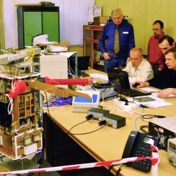 Испытания КНА «Гроза» (в разобранном виде) в СКБ КП ИКИ РАН, г. Таруса. Фото ИКИ РАН