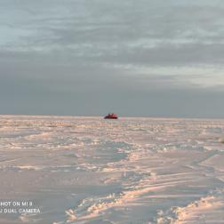 Май 2024 года. Специальные ледовые наблюдения в Арктике. Фотография В. В. Тихонова