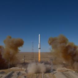 Запуск ракеты-носителя «Протон-М» с КА «Спектр-РГ» на порту, космодром Байконур, 13 июля 2019 г. Фото: КЦ "Южный" / ЦЭНКИ