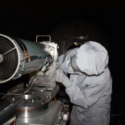 Зеркальные системы и рентгеновские детекторы телескопа ART-XC на стенде в испытательном центре PANTER Института внеземной физики Общества им. Макса Планка (Германия), октябрь 2018 г. Фото СРГ/MPE/ИКИ РАН