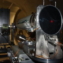 Зеркальные системы и рентгеновские детекторы телескопа ART-XC на стенде в испытательном центре PANTER Института внеземной физики Общества им. Макса Планка (Германия), октябрь 2018 г. Фото СРГ/MPE/ИКИ РАН