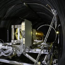 Телескоп ART-XC на испытаниях в РКЦ «Прогресс» (Самара). Контрольно-доводочный образец телескопа в термовакуумной камере. Май-июнь 2016 г. Фото Роскосмос/СРГ