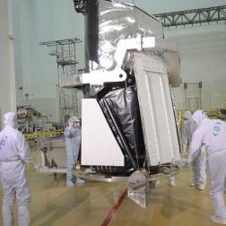 Фотографии КА «Спектр-РГ» и/или его элементов, сделанные в разное время НПО Лавочкина. Фото Роскосмос/DLR/СРГ/НПО Лавочкина