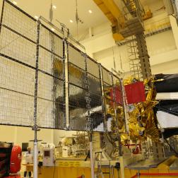 Фотографии КА «Спектр-РГ» и/или его элементов, сделанные в разное время НПО Лавочкина. Фото Роскосмос/DLR/СРГ/НПО Лавочкина