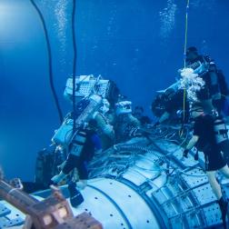 Отработка элементов внекорабельной деятельности с аппаратурой эксперимента «Монитор всего неба» в гидролабораториии Центра подготовки космонавтов имени Ю. А. Гагарина 2 июля 2024 г. Фотография: ЦПК им. Ю. А. Гагарина