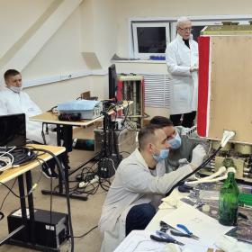 Сборка рентгеновского спектрометра СПИН-Х1-МВН для прибора «Монитор всего неба» в отделе астрофизики высоких энергий ИКИ РАН. Фотография: ИКИ РАН