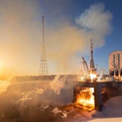 Пуск ракеты-носителя «Союз-2.1б» с разгонным блоком «Фрегат», космическими аппаратами «Ионосфера-М» № 1 и № 2 и 53 попутными малыми космическими аппаратами 5 ноября 2024 в 02:18:40 с космодрома Восточный. Фотография ГК «Роскосмос»