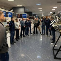 Визит делегации отряда космонавтов ГК «Роскосмос» и сотрудников Центра подготовки космонавтов им. Ю. А. Гагарина в ИКИ РАН 25 декабря 2024 г. В выставочном зале ИКИ РАН. Фото: А. С. Богач, ИКИ РАН