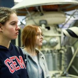 Экскурсия в ИКИ РАН 17.09.2021. Фотография Т. Жаркова, ИКИ РАН, 2021