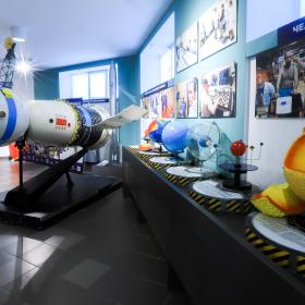 Выставка «Человек и космос: открытия и достижения» в Алтайском государственном мемориальном музее Г. С. Титова (Полковниково, Алтайский край), 2025 г. Фото: Т. Д. Жаркова, ИКИ РАН