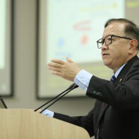 Профессор У Цзи (Wu Ji), президент Китайского общества космических исследований , 20 октября 2025 г., 16 Московский симпозиум по исследованиям Солнечной системы. Фотография: Т. Д. Жаркова, НОЦ ИКИ РАН