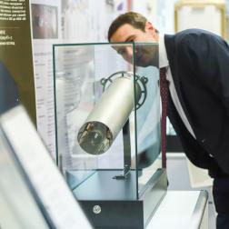 Визит Дениса Секиринского, заместителя министра науки и высшего образования России, в ИКИ РАН 16 октября 2025 г. Фотография: Т. Д. Жаркова, НОЦ ИКИ РАН