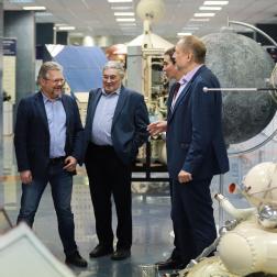 Визит Дениса Секиринского, заместителя министра науки и высшего образования России, в ИКИ РАН 16 октября 2025 г. Фотография: Т. Д. Жаркова, НОЦ ИКИ РАН