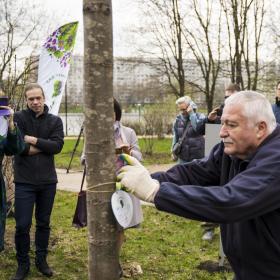 Лётчик-космонавт, Герой России Фёдор Юрчихин. Акция «Сад памяти» в Гольяново 17 апреля 2026 г. Фотография: оргкомитет Международной акции «Сад памяти»