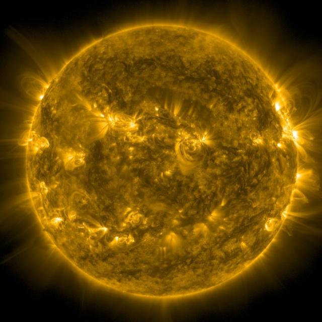 teaser Солнце в сентябре 2023 г. Фотография короны Солнца получена 12.09.2023 в 08:26 в линии железа FeIX 171 Å инструментом AIA на борту спутника SDO (NASA). Фото: SDO, NASA